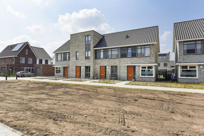 Huis - Glanslibel - Son en Breugel