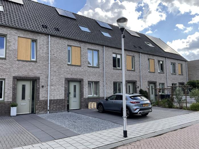 Huis - Fons Hardenbergstraat - Helmond