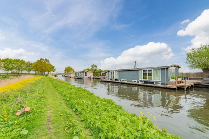 Huis - Stationsweg - Nieuwersluis