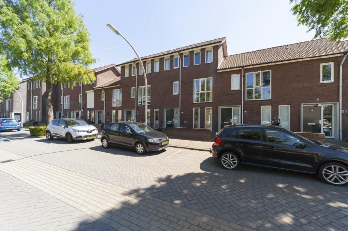 Huis - Amandelgaarde - Hendrik-Ido-Ambacht