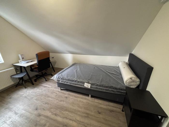 Kamer - West-Varkenoordseweg - Rotterdam