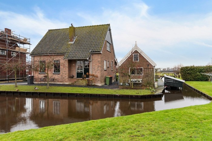 Huis - Dorpsstraat - Watergang