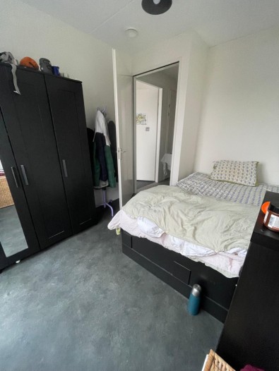 Kamer - Hugo de Vrieslaan - Amsterdam