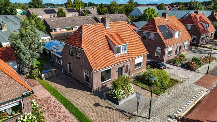 Huis - Hoofdstraat - Ossenzijl